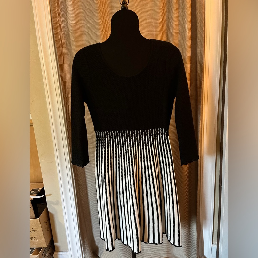 Roz & Ali brand dress, size M